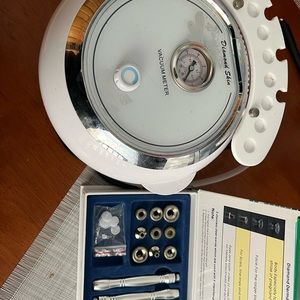 Microdermabrasion machine